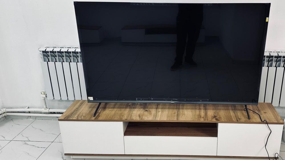 Продам Телевизор 65 дйюм новый