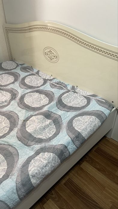 Двухспальная кровать