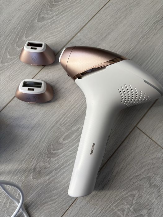 Epilator IPL Philips Lumea Seria 9900 BRI973/00