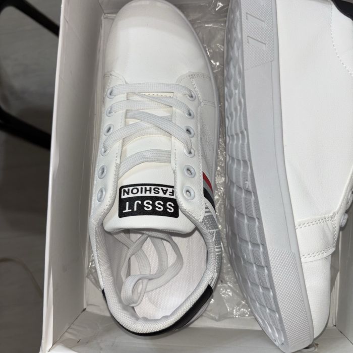 Продаеться !!! Спортивные кросовки !!! Размер 42