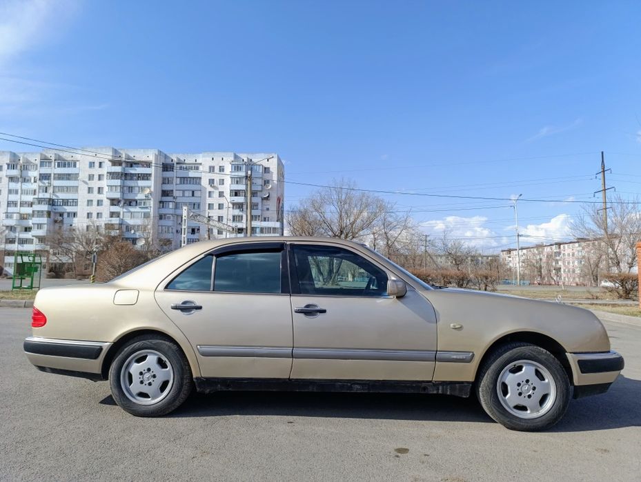 Продам Mercedes W210