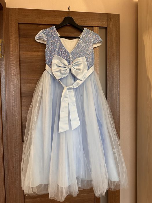 Нарядное платье для девочки 146-152