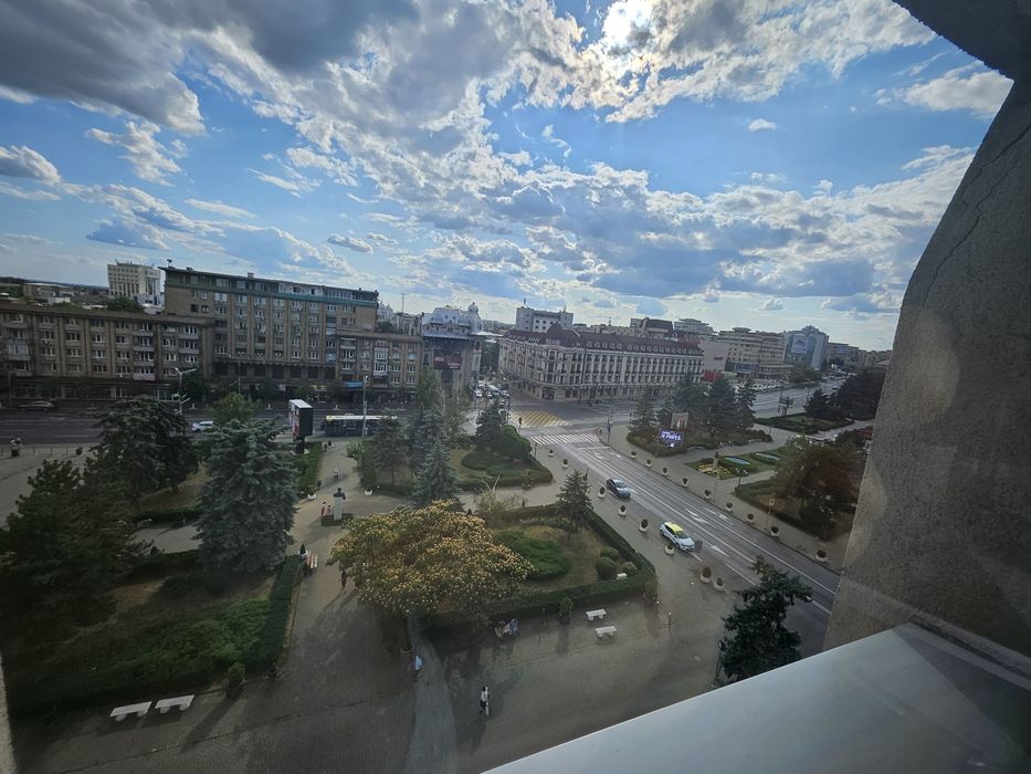 Inchiriez apartament Ultracentral cu vedere spectaculoasa!