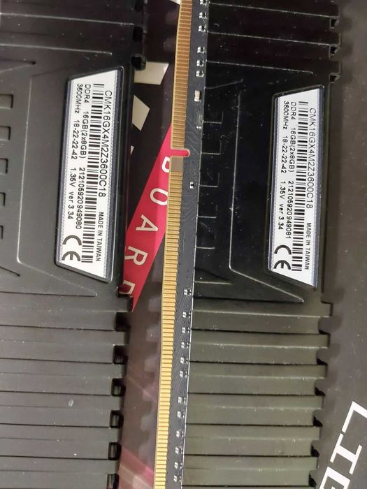 16GB DDR4 3600Mhz CL18 - Corsair Vengеance LPX