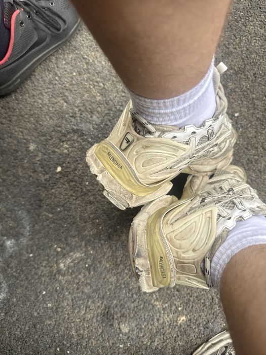 Balenciaga runner grafity
