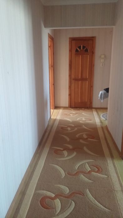 Продам 3 -ком квартиру на 8 микрорайоне