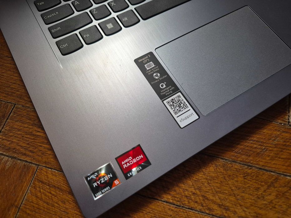 Laptop LENOVO IdeaPad 3 17ALC6 – 17.3", Ryzen, 8GB RAM, 256GB SSD, stare foarte bună