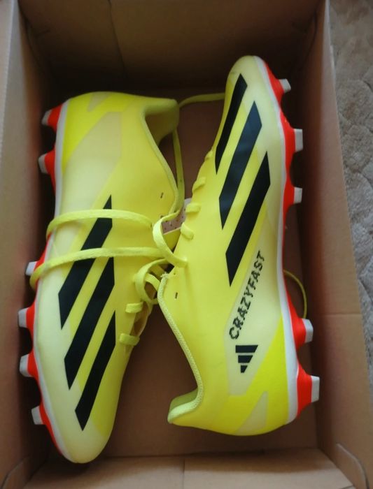 Ghete de fotbal pentru iarba