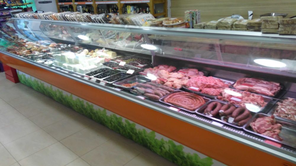 Хладилна витрина - месарска  !