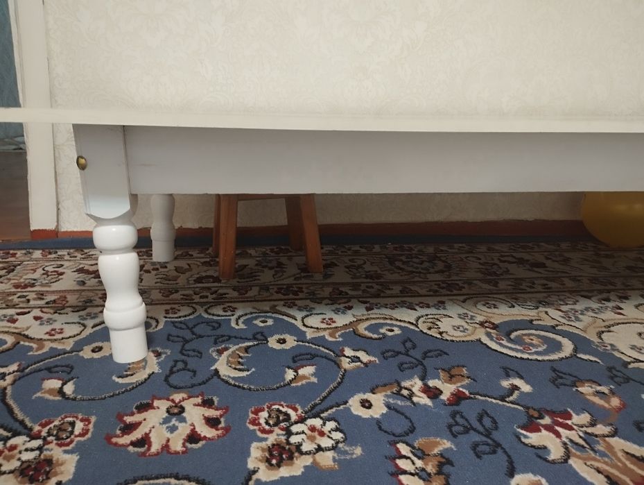 Стол для гостиной