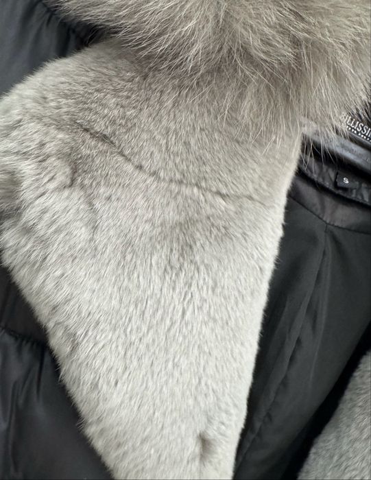 Продам куртку - носила один сезон !