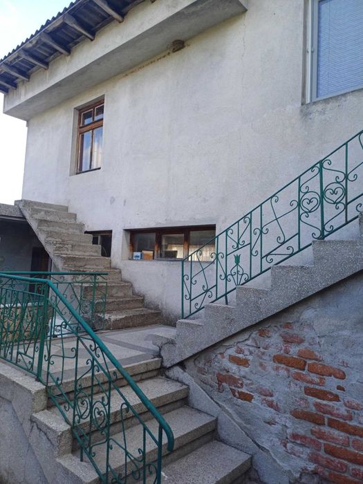 Етаж от къща, Сладкарски цех, Гараж, Партерна гарсониера