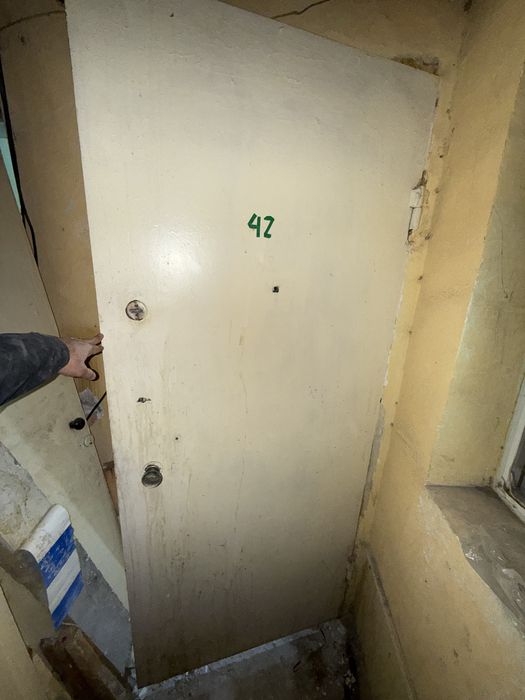 Temir eshik qalin sotiladi 400.000