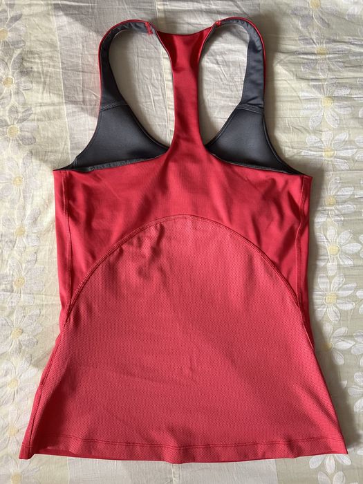 Maieu fitness cu bustiera Nike Dri-Fit M