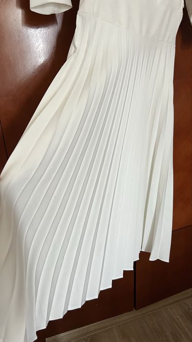 Rochie lunga alba plisata