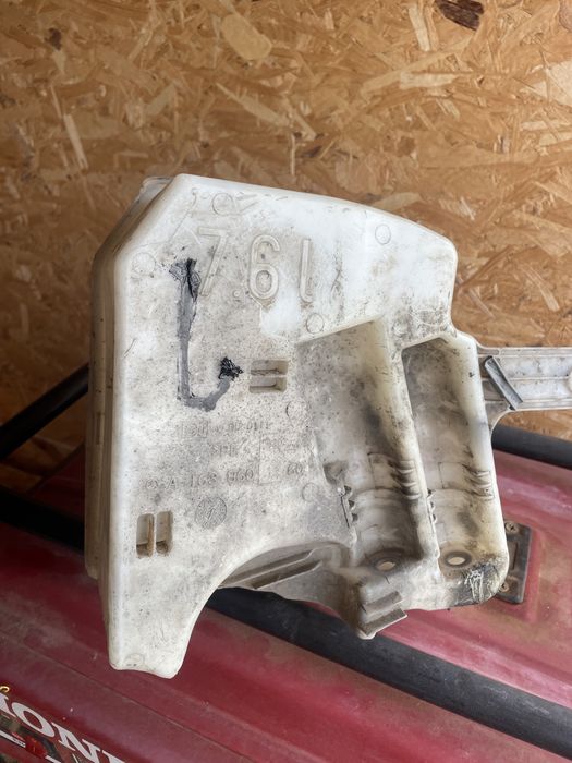 Казанче за течност за чистачки от MERCEDES ML270 cdi 2000-2005