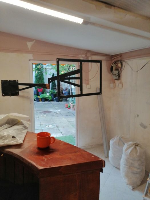 Vind suport pentru televizor