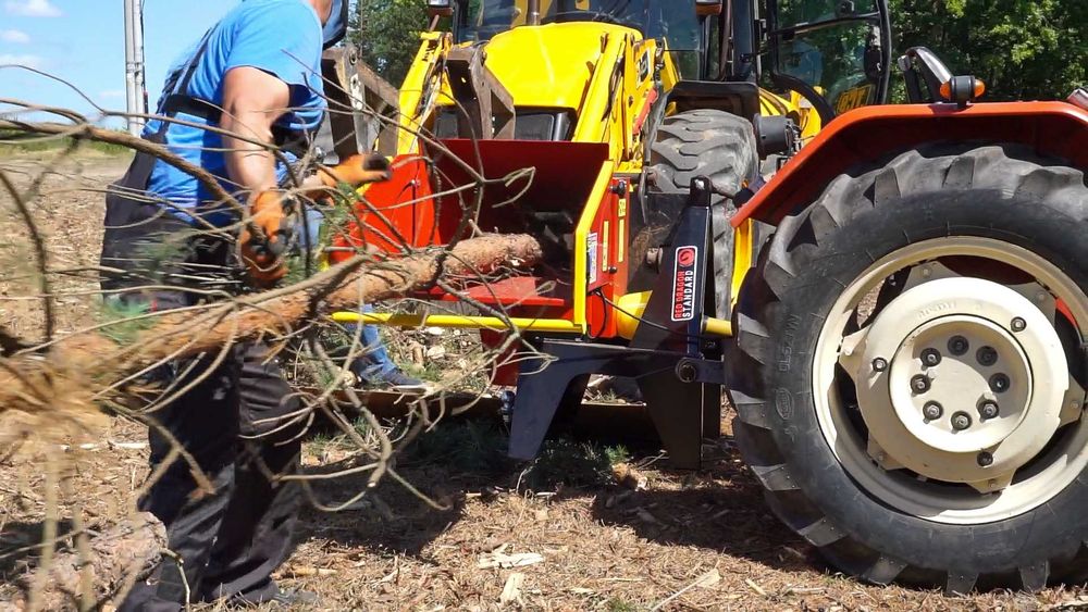 Tocător crengi R-120  dupa tractor - PRET PROMO