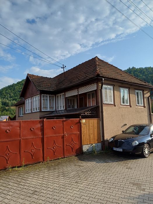 Vând casă în zonă centrală