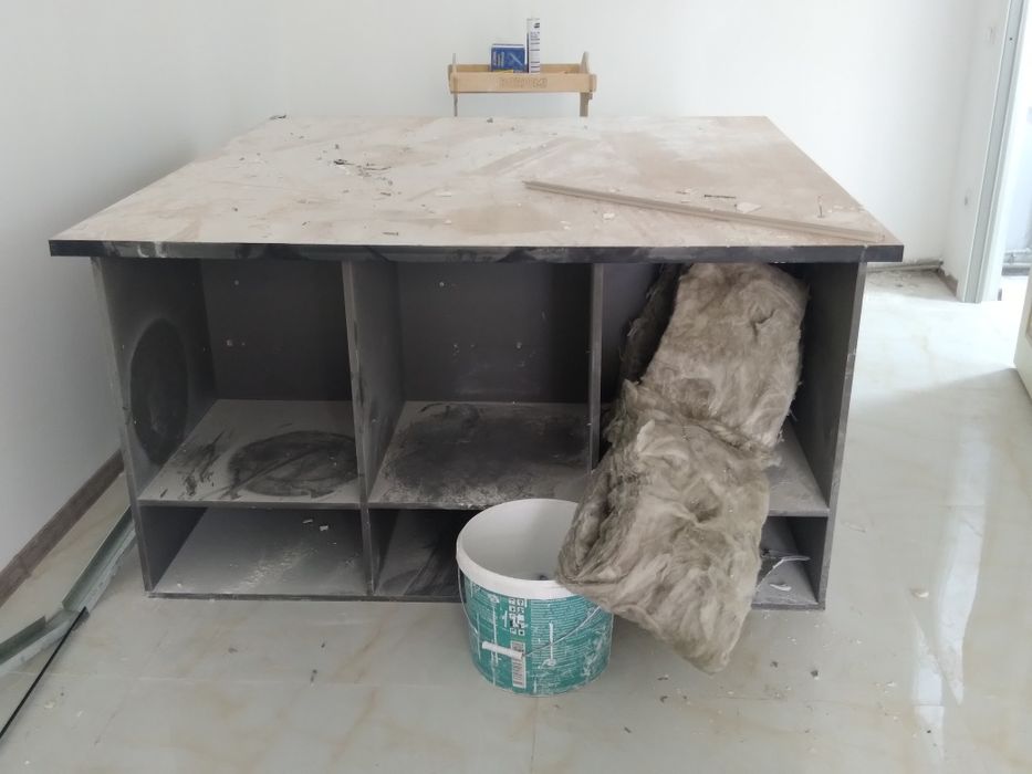 Стол очень качественный и крепкий