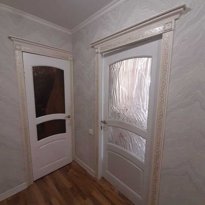 Межкомнатные двери (дерево)