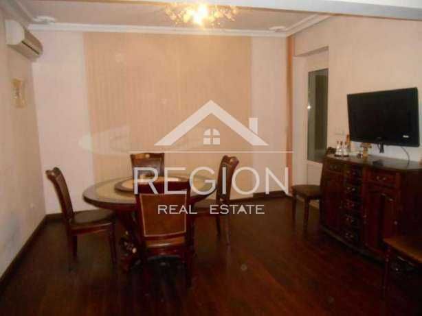 Дава се под наем Тристаен апартамент в Варна, Гръцка махала - 100 кв.м за 816 € - Снимка #3