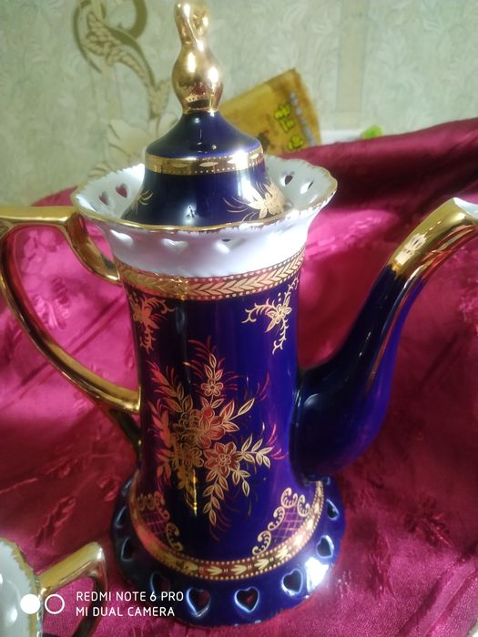 Продается  фарфоровый сервиз японский  редкий , чайный сервиз