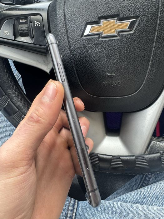 Айфон 11 , память 64