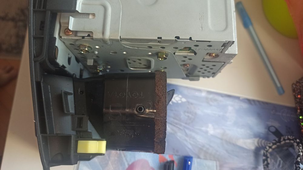 CD player за Toyota Corolla (E120; E130) (2000-2007)