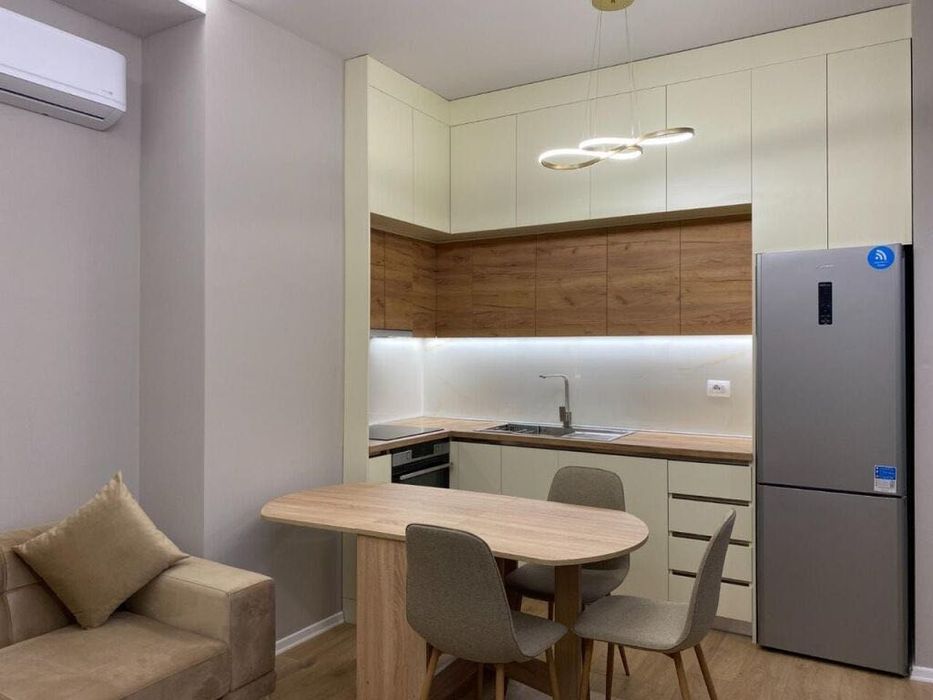 Продава се Двустаен апартамент в София, Витоша - 76 кв.м за 1000 €/кв.м - Снимка #1