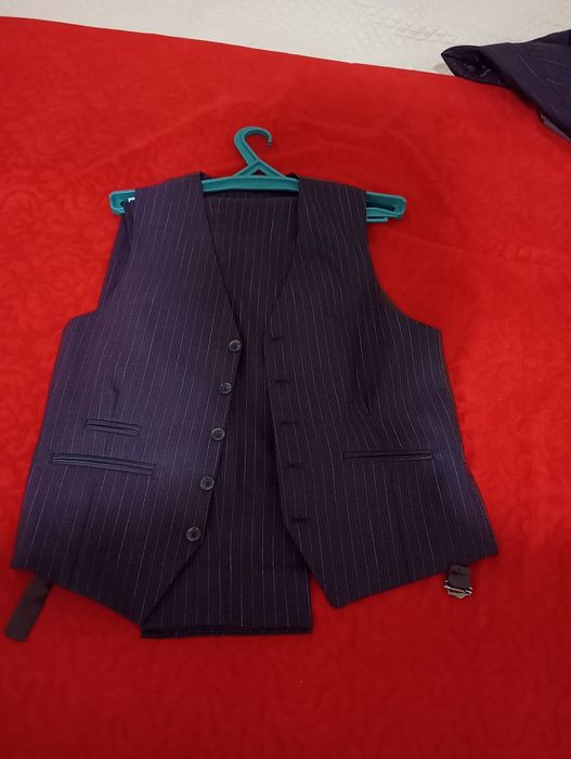 Продается костюм тройка