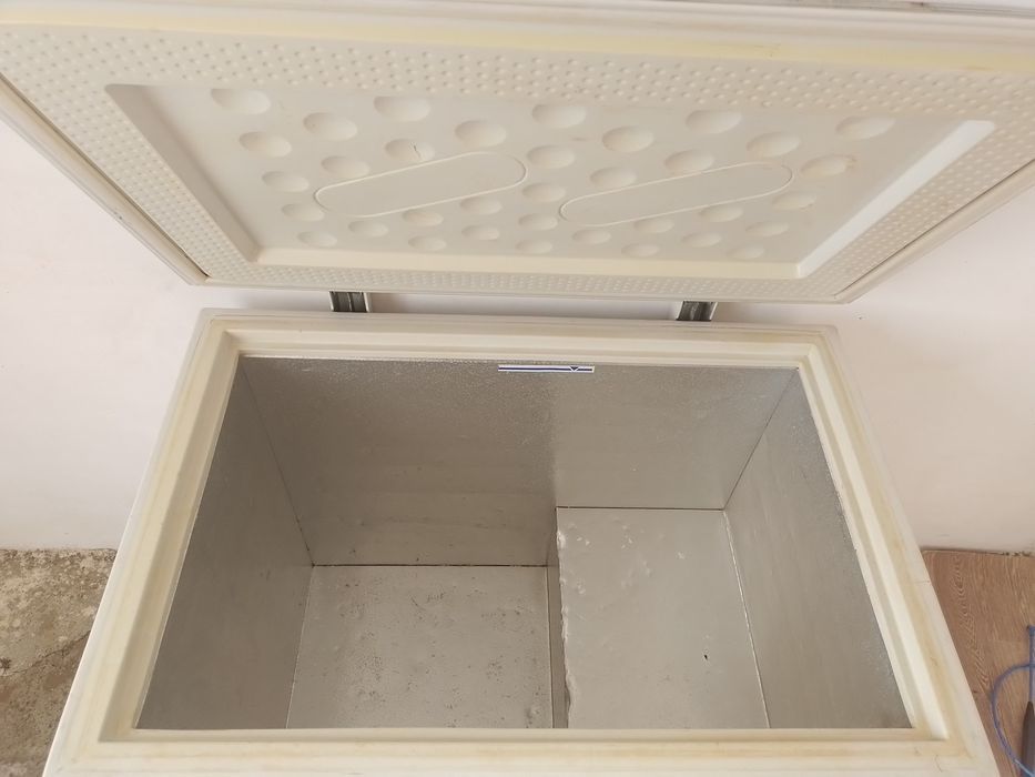 Морозильник,бирюса