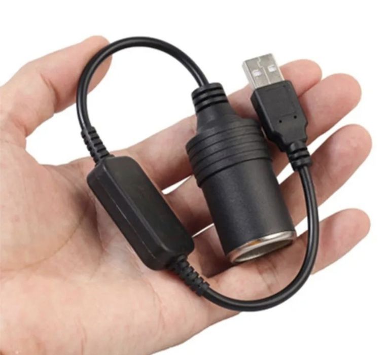 Adaptor usb la priză auto