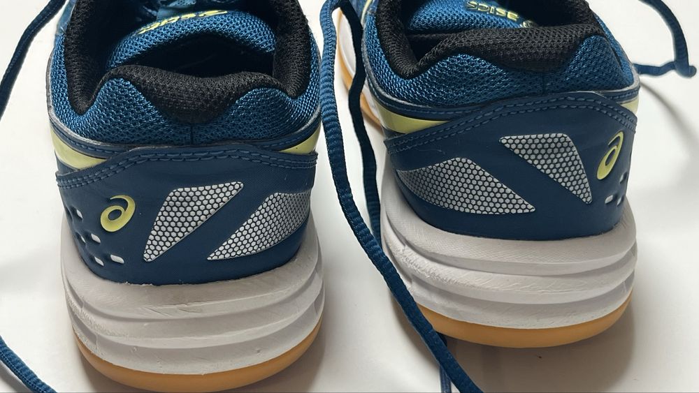 Asics волейбол маратонки