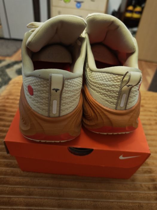 Vând Nike vomero plus