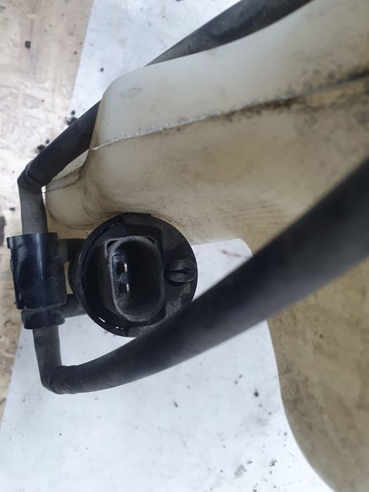 Vas lichid parbriz 05303789af Dodge Caliber 1 generation (2006 - 2012)