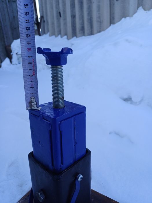 Подставка для машины !