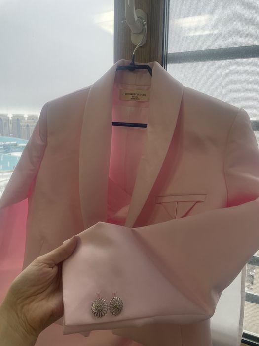 Продаю костюм розовый Courage Couture