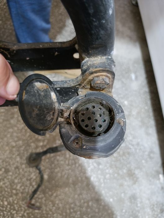 Vând Cârlig Volskwagen Golf4 /Skoda/audi A3/ Seat leon