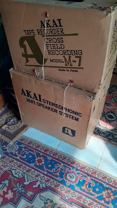Akai M7 pe lampi la cutie (revox sony teac)
