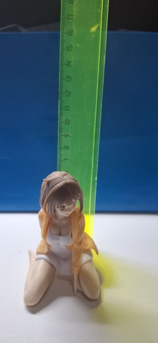 Аниме девушка,фигурка