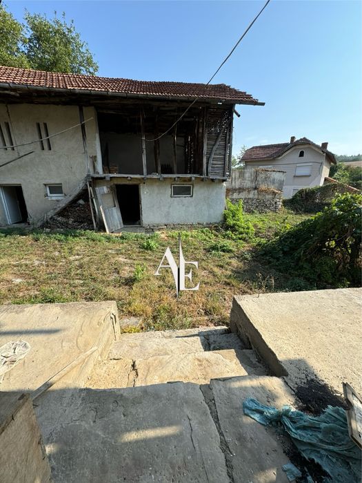 Продава се Къща в Угърчин - 269 кв.м за 181 €/кв.м - Снимка #21