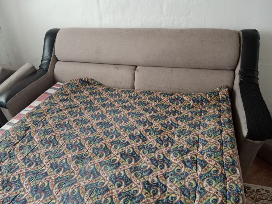 Срочно продам диван