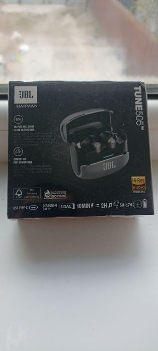 Беспроводные наушники JBL