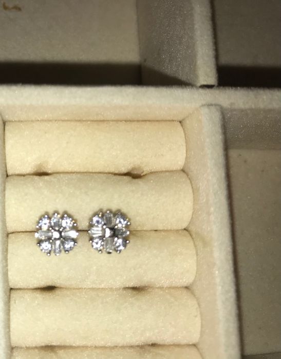 Сребърни обеци с камъни