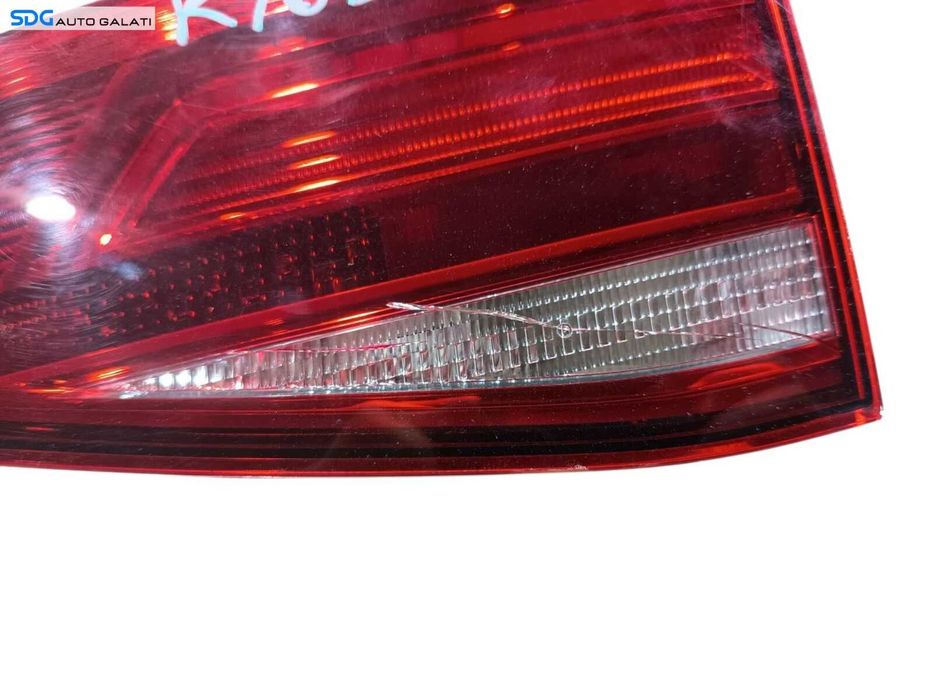 Tripla Stop Lampa Dreapta de pe Haion Hayon Portbagaj Volkswagen Passat B8 Break Combi 2015 - 2020 [K4697]