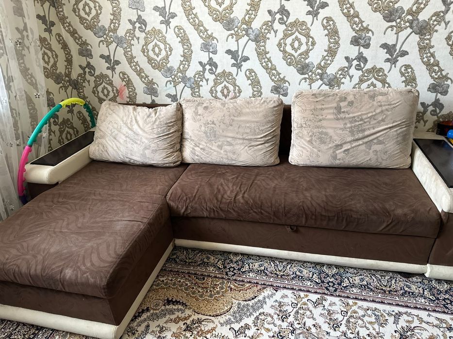 Продается угловой диван б\у