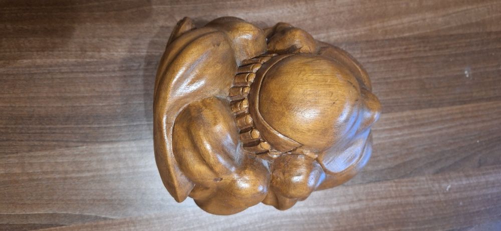 Sculptură Buddha chircit