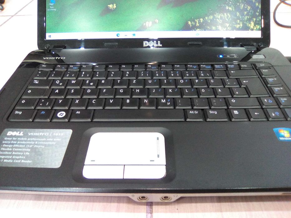 Лаптоп DELL VOSTRO 1015
