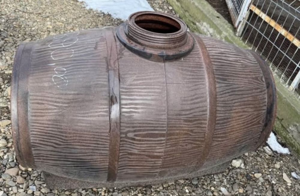 Vand butoaie de vin 200l